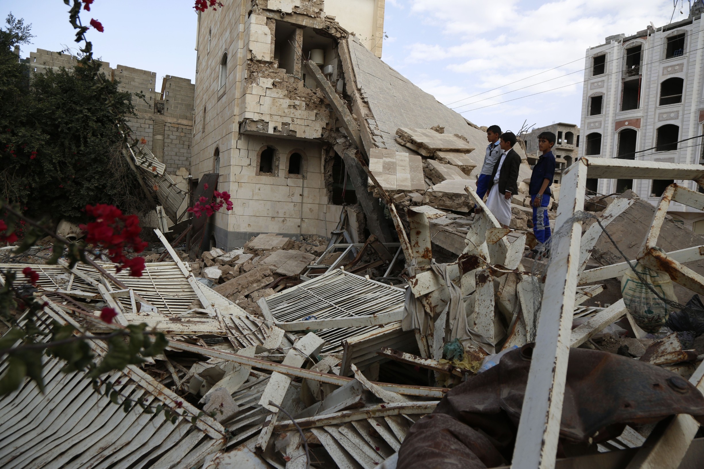SANAA, Feb. 14, 2020  Children stand on rubble of a destroyed building in Sanaa, Yemen, Feb.14, 2020. Yemen has been mired in a civil war since late 2014, which has left thousands of civilians dead and more than 3 million internally displaced. (Photo by Mohammed Mohammed/Xinhua), Image: 498602781, License: Rights-managed, Restrictions: , Model Release: no, Credit line: Xinhua / Zuma Press / Profimedia